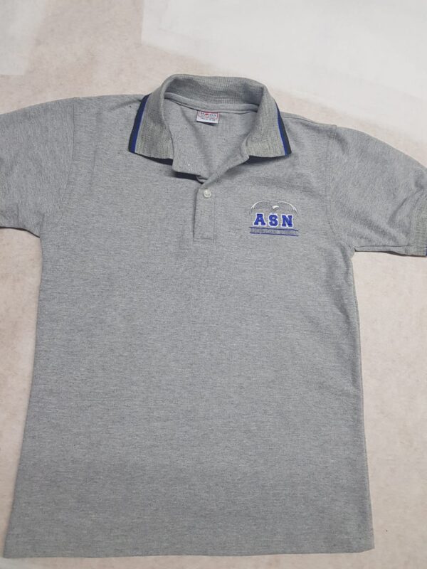 PLAYERA POLO GRIS AES TALLA 10-12